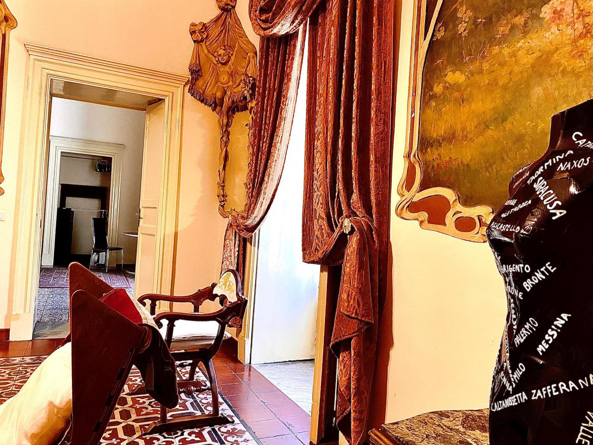קטאניה Sake Maison De Charme - Fascinating Ancient Sicilian Mansion מראה חיצוני תמונה